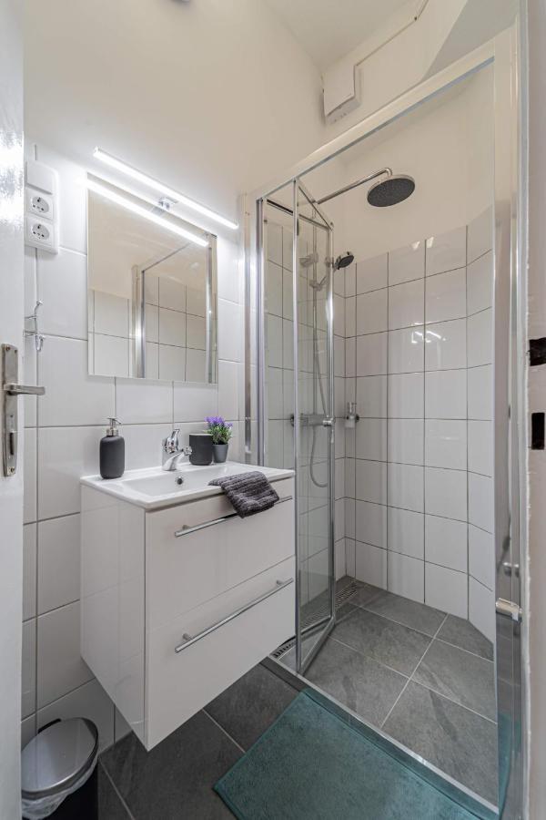 Central&Cozy Balcony!3Bdr 2Bth Budapest Kültér fotó