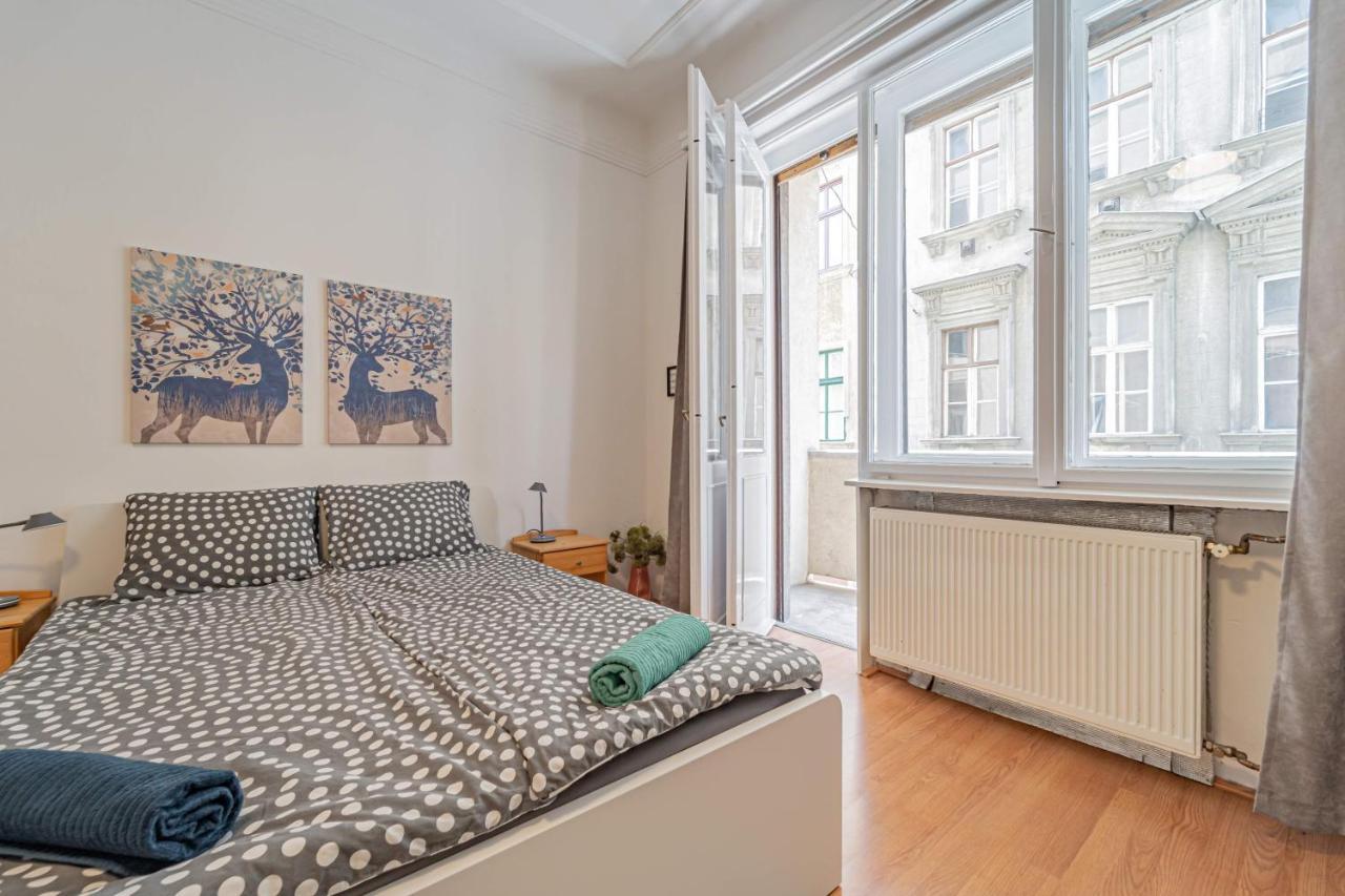 Central&Cozy Balcony!3Bdr 2Bth Budapest Kültér fotó