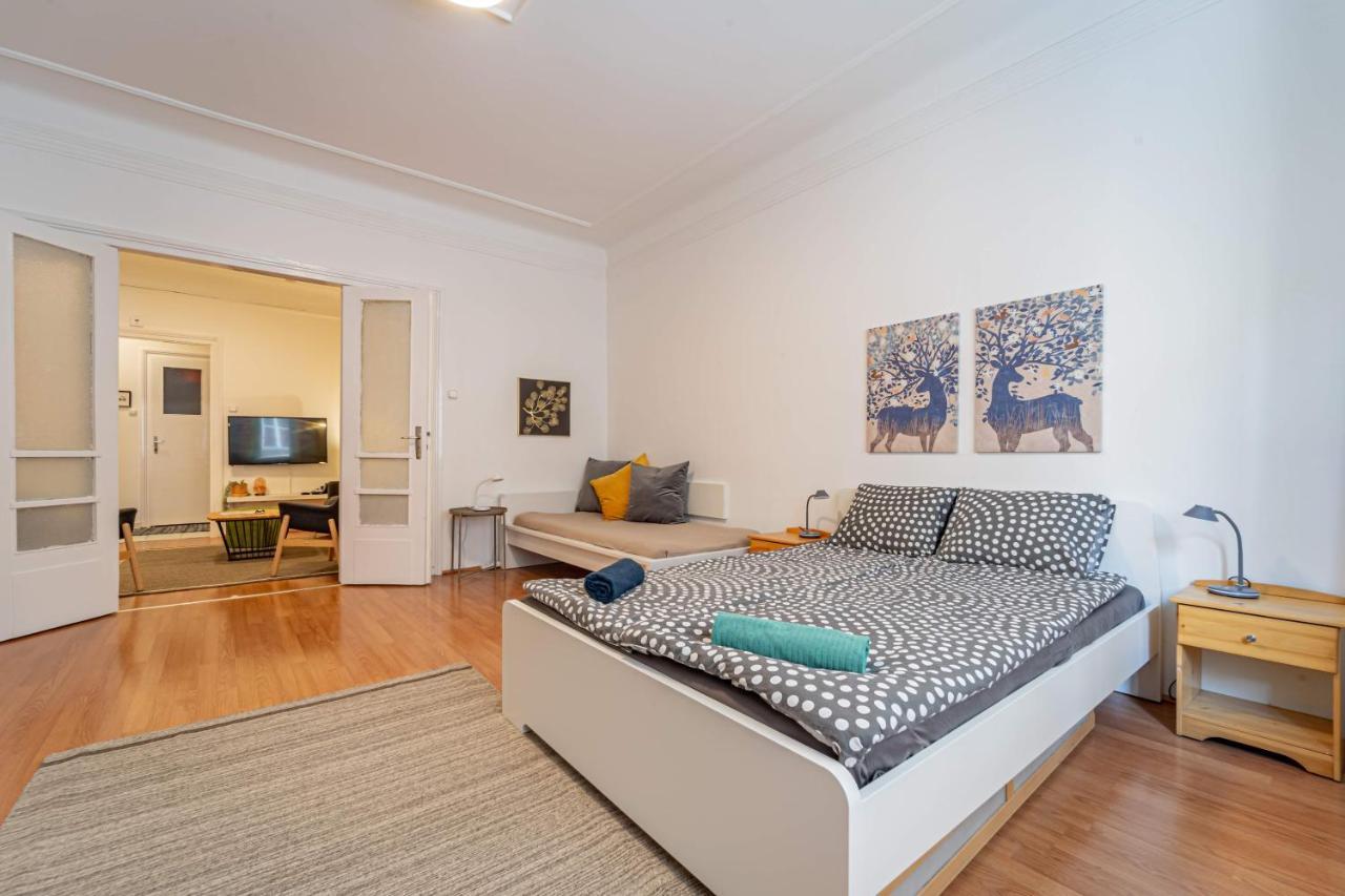 Central&Cozy Balcony!3Bdr 2Bth Budapest Kültér fotó